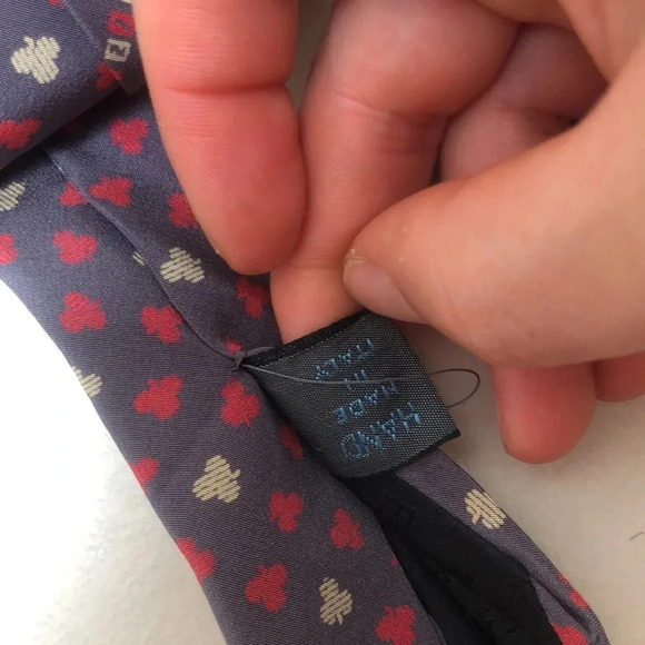 Fendi Roma vintage 100% Silk made in Italy  slim tie, grey red white clubs print - Picture 8 of 9